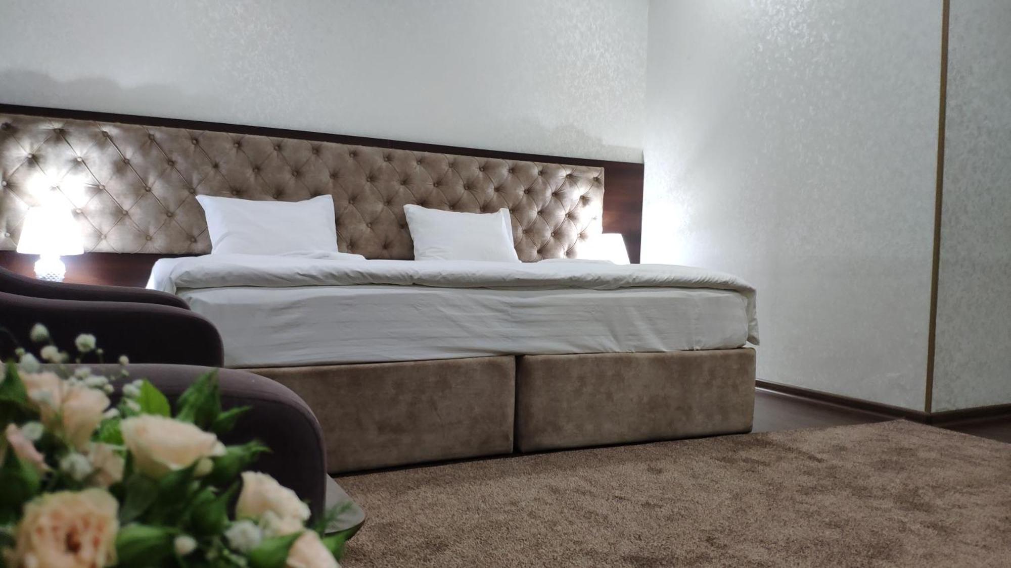 Grand Turon Plaza Hotel Tasken Kültér fotó