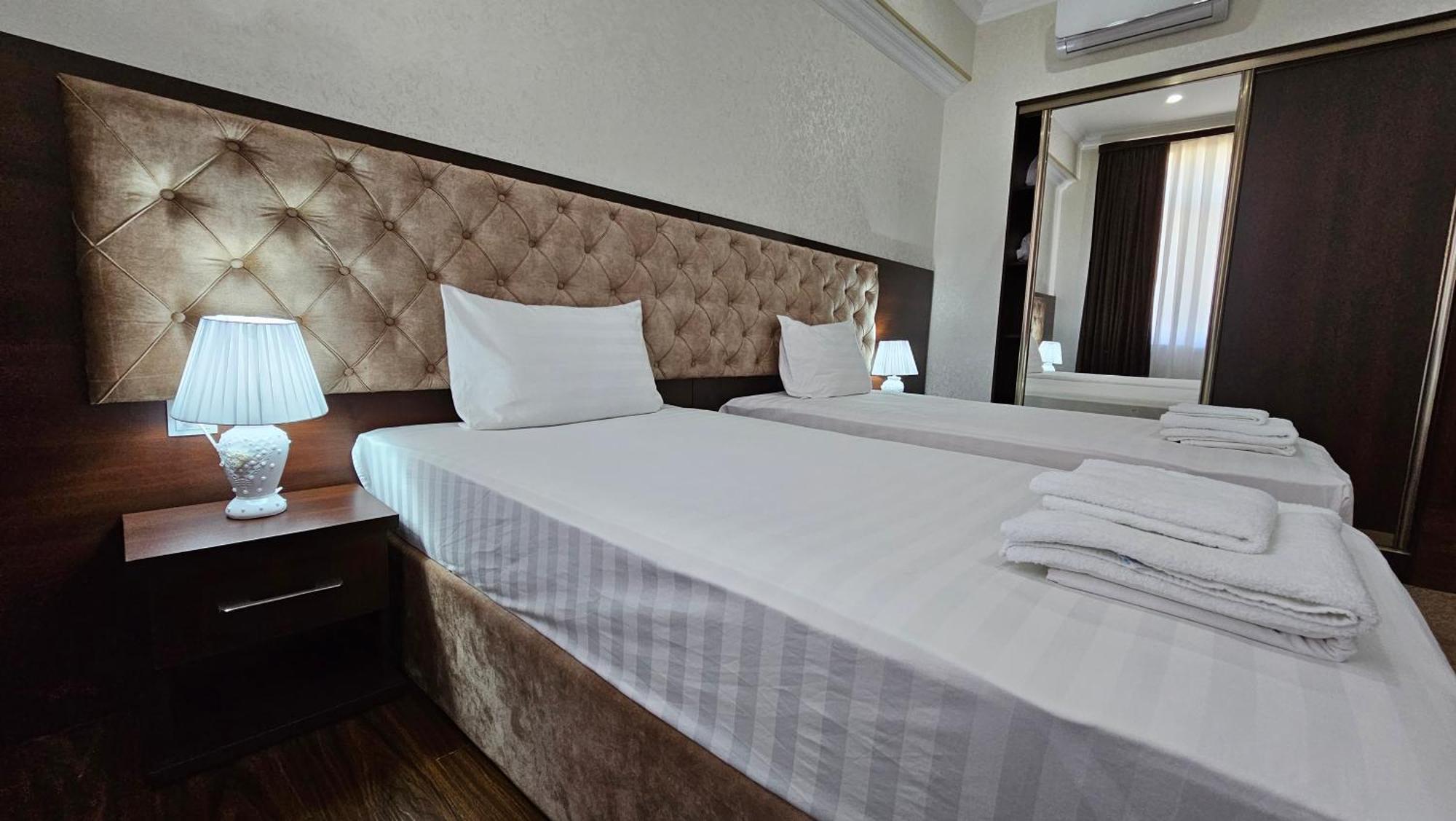 Grand Turon Plaza Hotel Tasken Kültér fotó