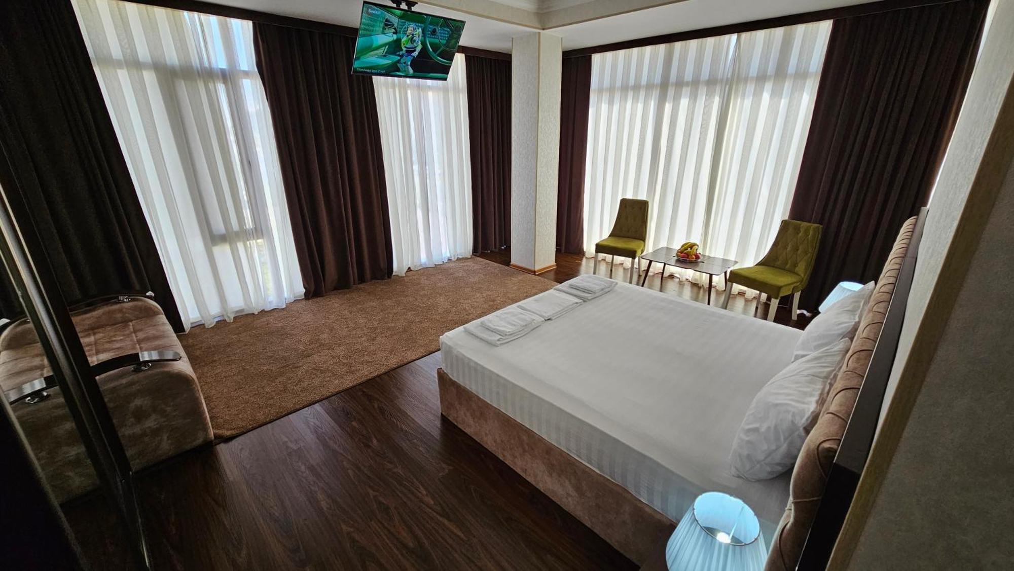 Grand Turon Plaza Hotel Tasken Kültér fotó