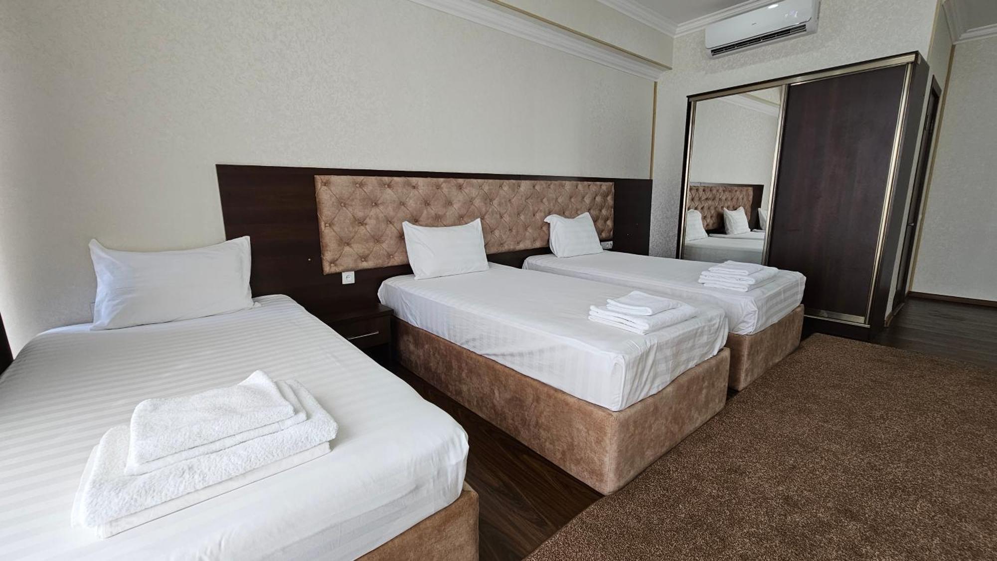 Grand Turon Plaza Hotel Tasken Kültér fotó