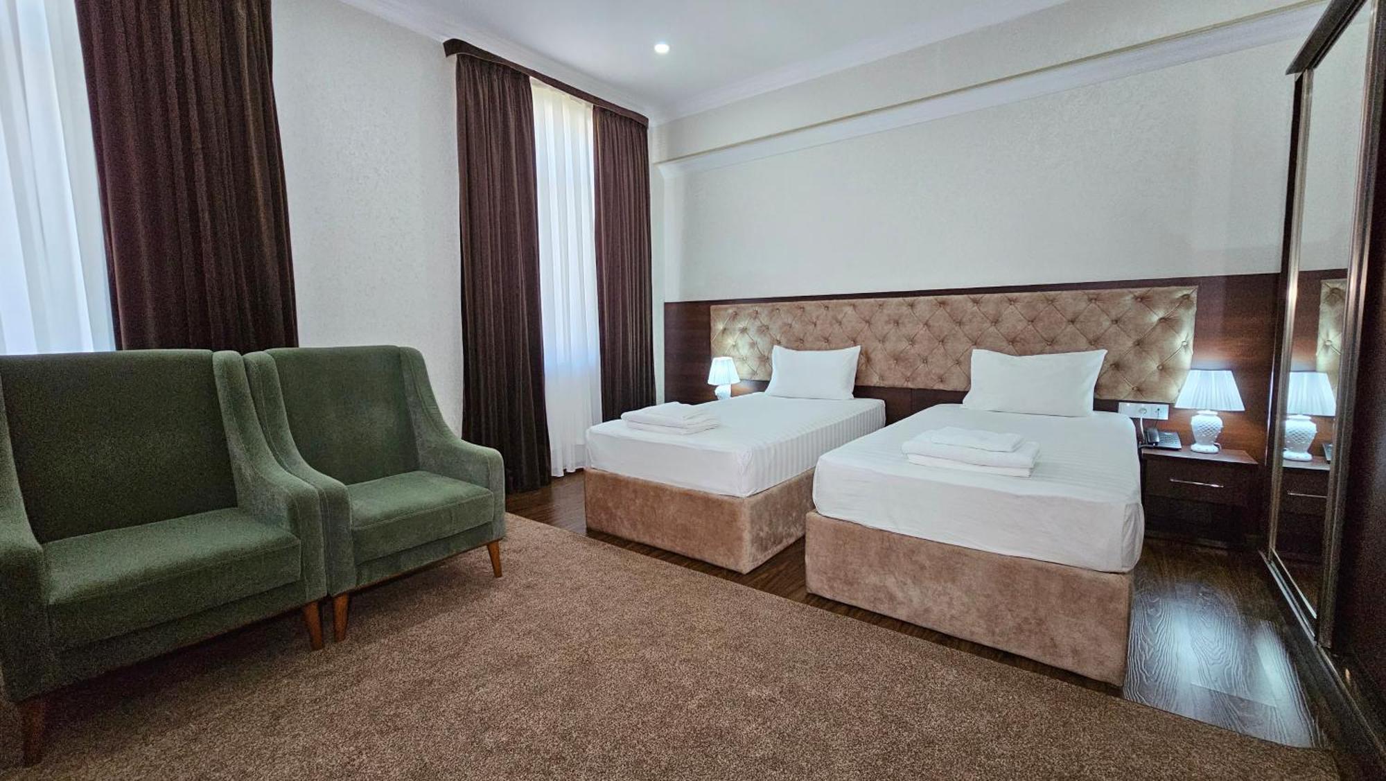 Grand Turon Plaza Hotel Tasken Kültér fotó