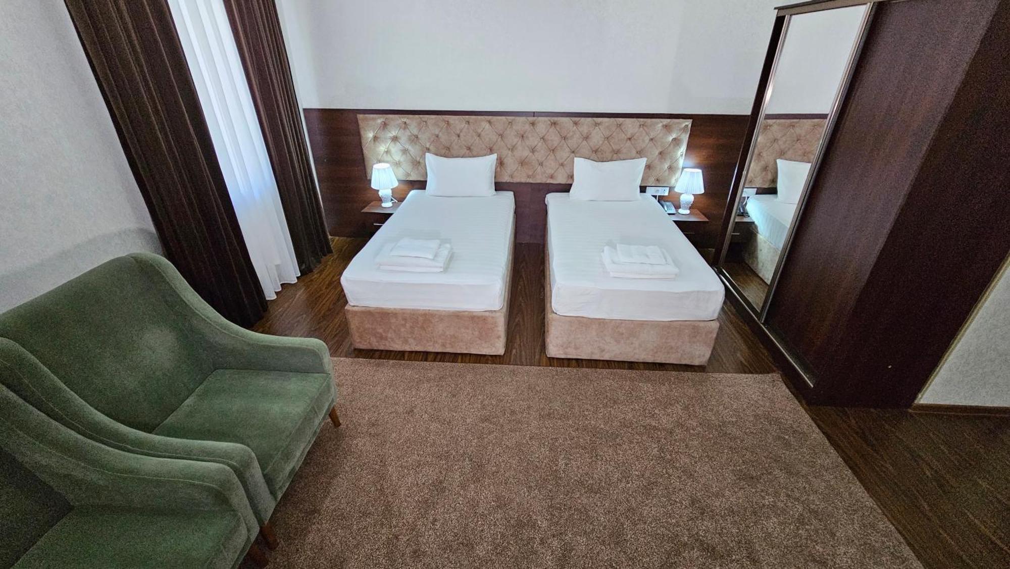 Grand Turon Plaza Hotel Tasken Kültér fotó