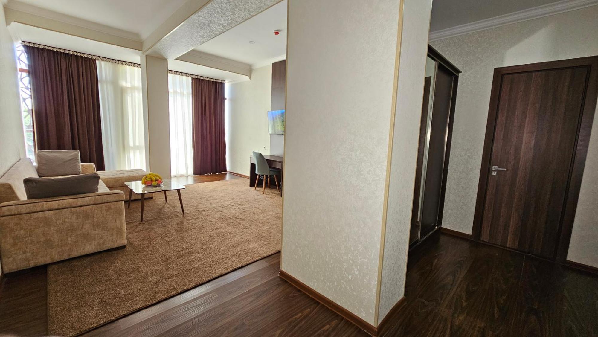 Grand Turon Plaza Hotel Tasken Kültér fotó