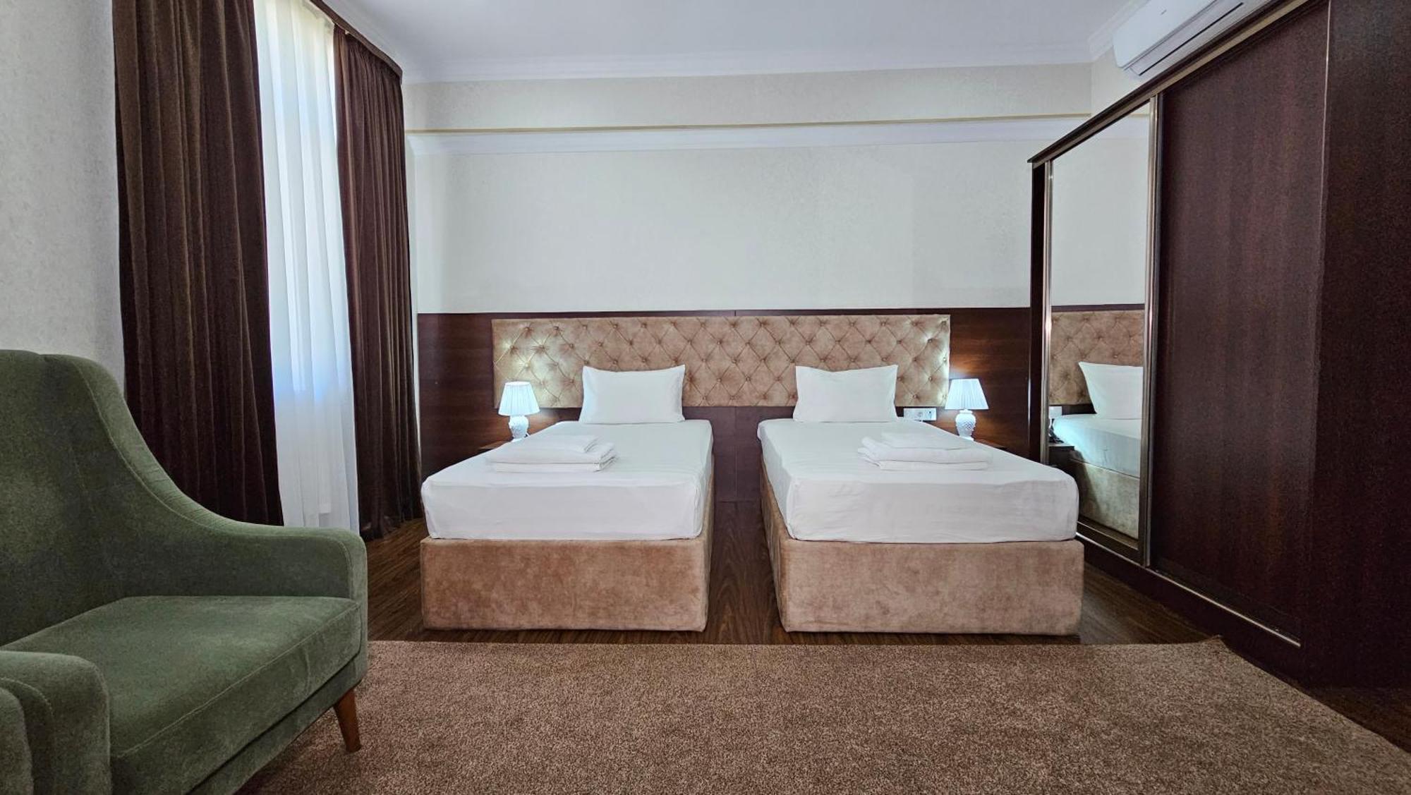 Grand Turon Plaza Hotel Tasken Kültér fotó