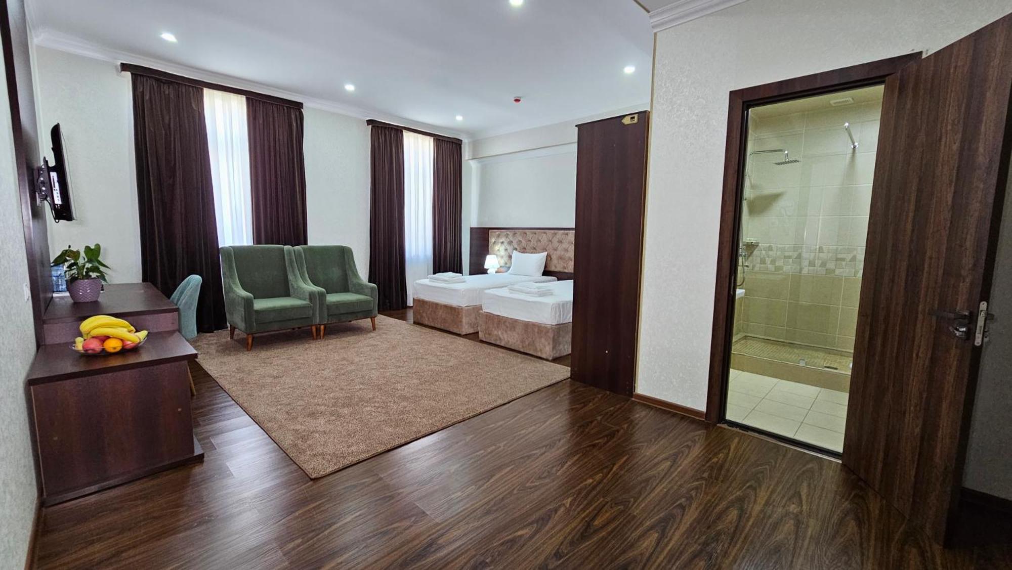 Grand Turon Plaza Hotel Tasken Kültér fotó